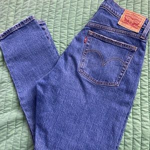 Womens Levi Jeans
